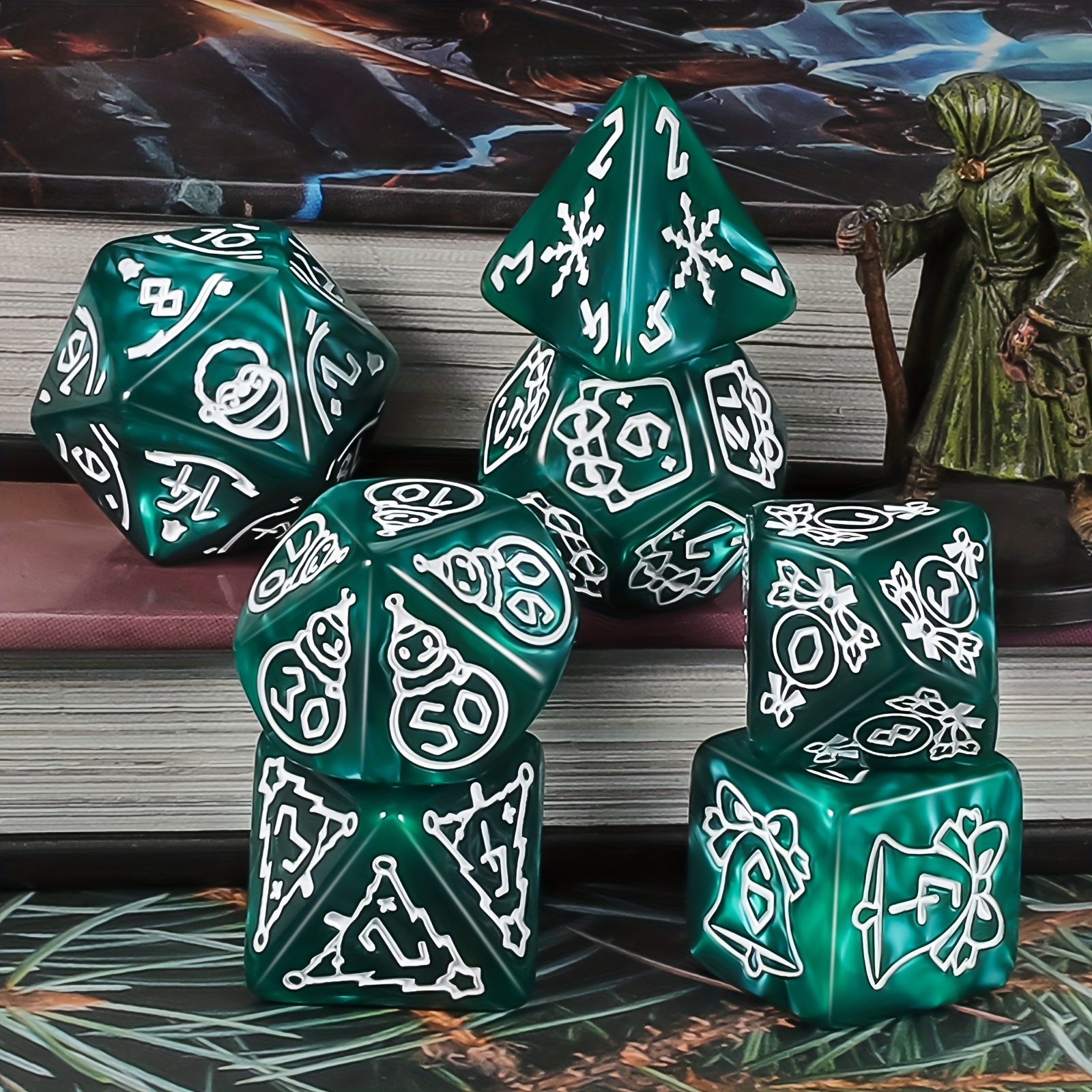 Board Game Pandemic - DND Dice Set -7pc Christmas Polyhedral